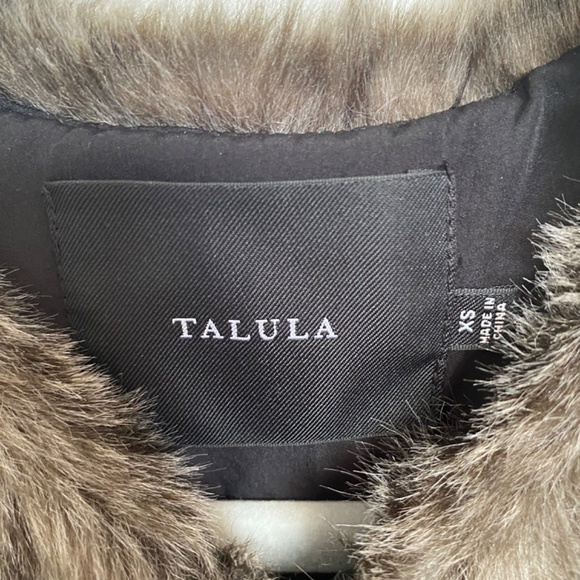Aritzia Talula Park Slope Faux Fur Vest Size XS Brown - Picture 9 of 13